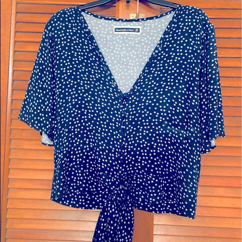 Abercrombie and Fitch Tie Front Top